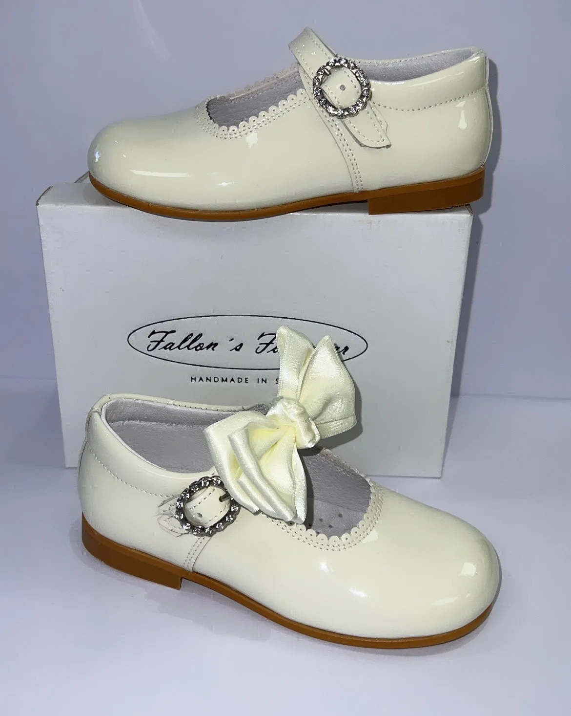 6270-1 Cream Shoe with Diamante Buckle